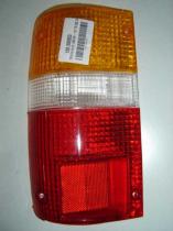 REF: 108900953 - TOYOTA HILUX LN85 89-*TULIPA TRAS DCH CJ
