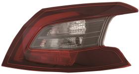 REF: 103F17461774 - PEUGEOT 308 13-*PILOTO TR IZQ MEIO LED